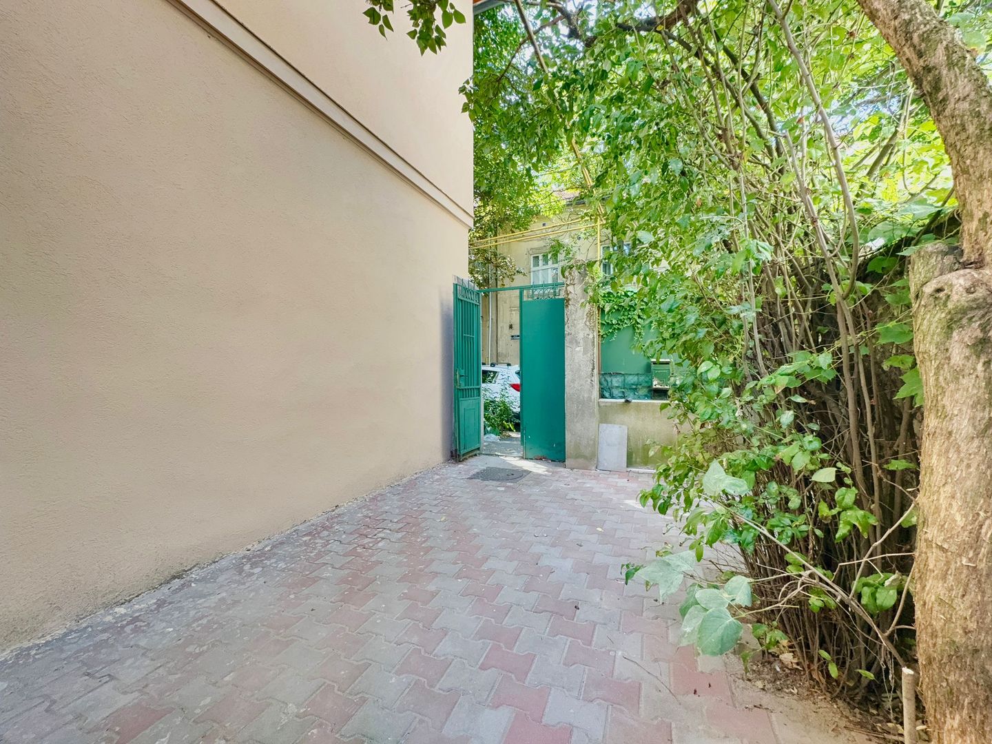 Casă / Vilă cu 6 camere de vânzare în zona Elisabetin - Poză 4