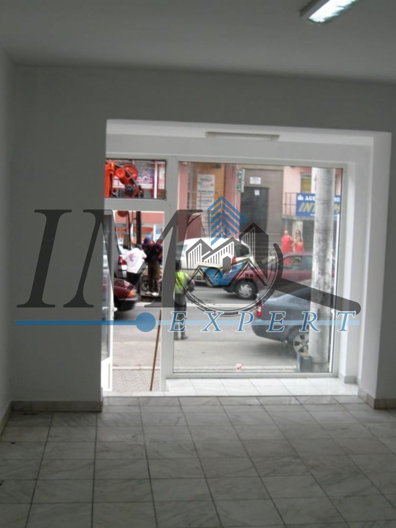 Vand spatiu comercial zona Bulevardul Revolutiei in Alba Iulia - Poză 3