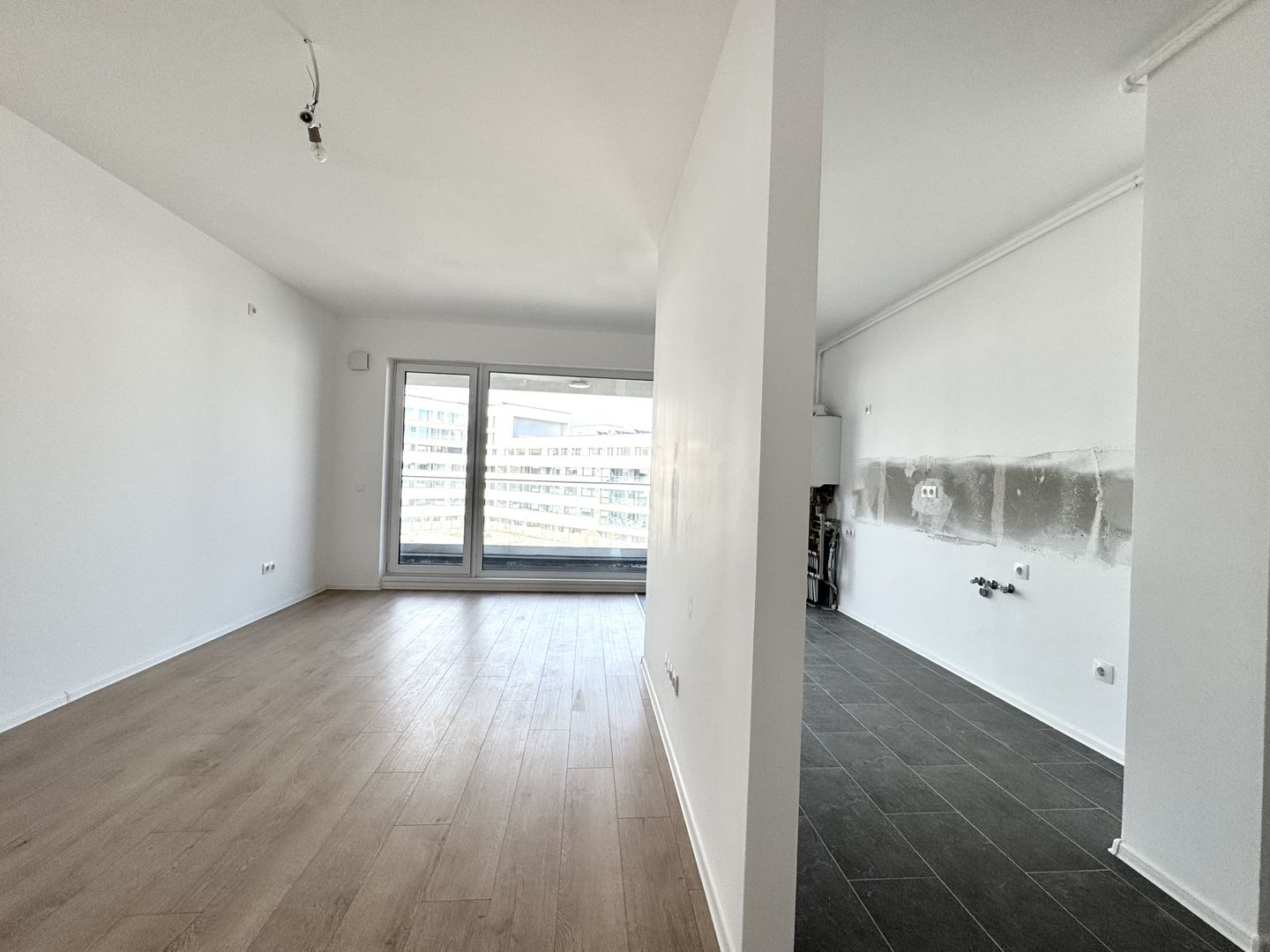3 camere 76 mp SU + Balcon 6.5mp - Zona Lac Straulesti-Mall Colosseum - Poză 16