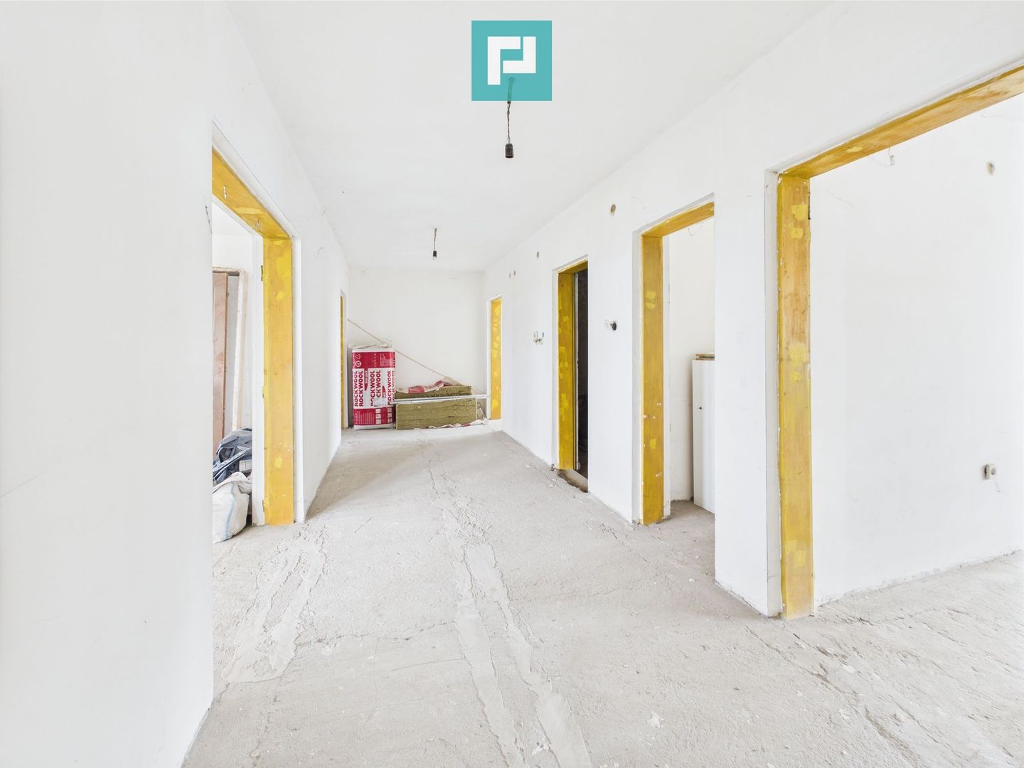 Vilă cu 8 camere în Săcălaz, zonă Centrală - Poză 13