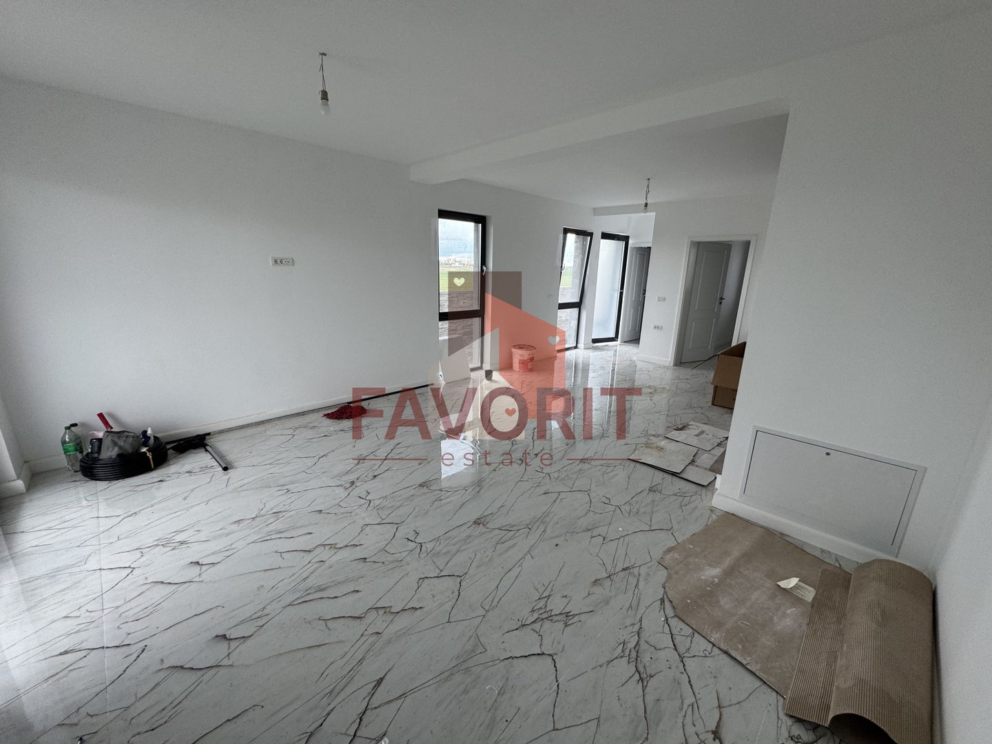 Comision 0%. Panouri si pompa de caldura. Despartit prin camera tehnica - Poză 5