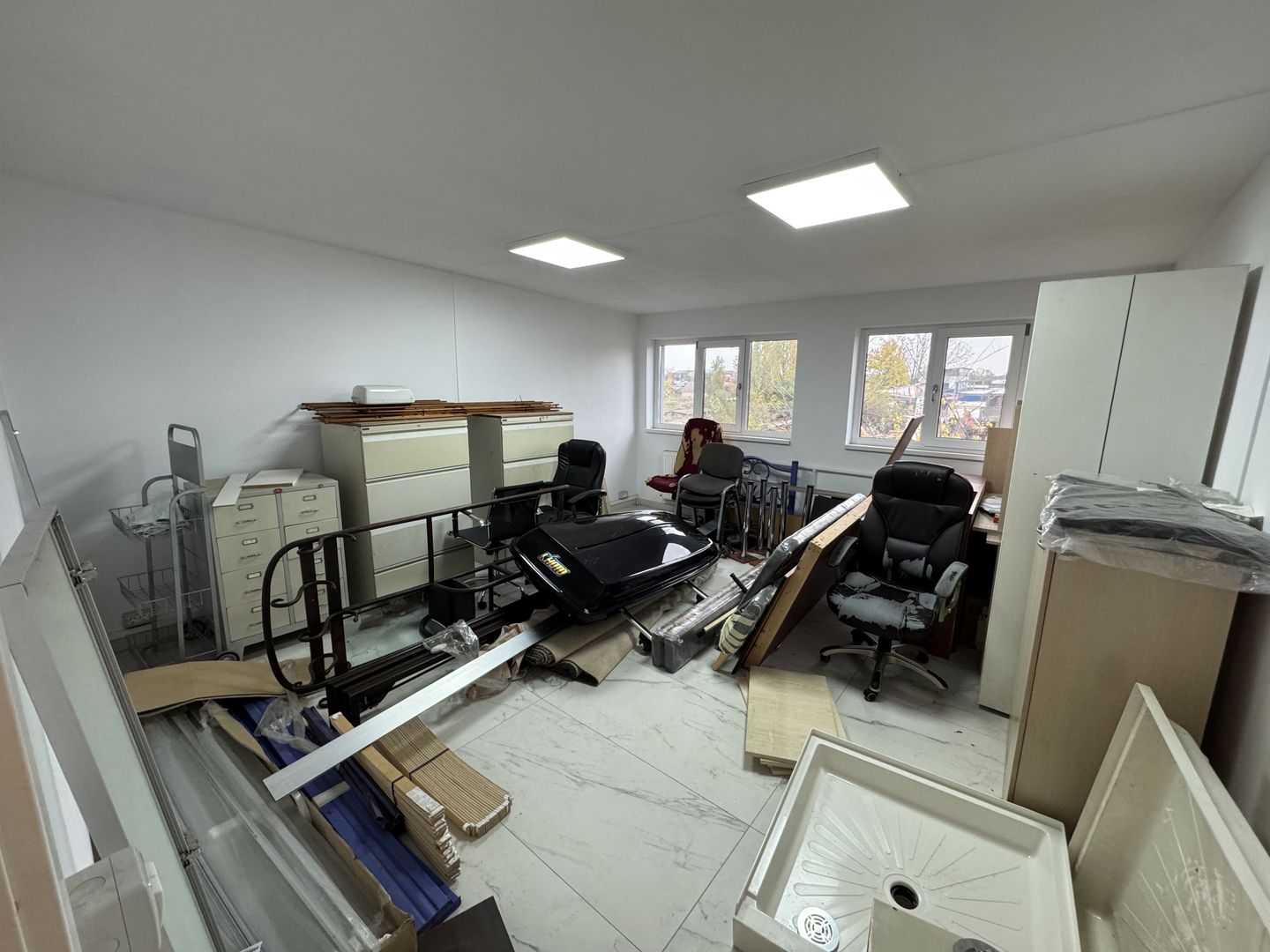 Spatii birouri de inchiriat renovate moderne L329 - Poză 17