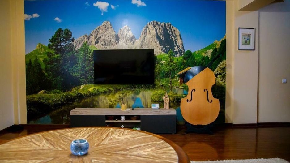 Casă complet mobilată P+1+M - Curte şi loc de parcare- - Poză 6