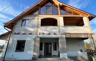 Casă spațioasă de vânzare în Ruși – pentru locuință sau investitie