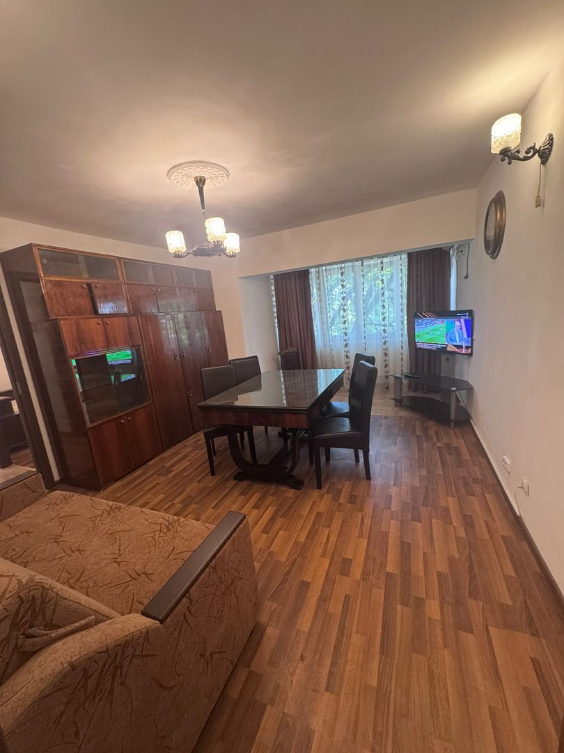 Apartament cu 3 camere de vânzare – zona Policlinică - Poză 2