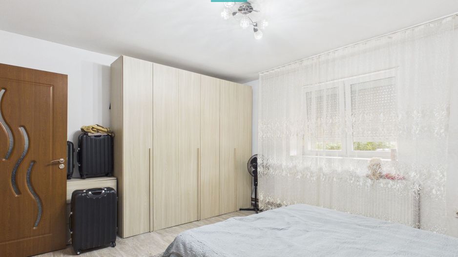 Casă solidă în Curtici cu teren de 1166 mp - Poză 12