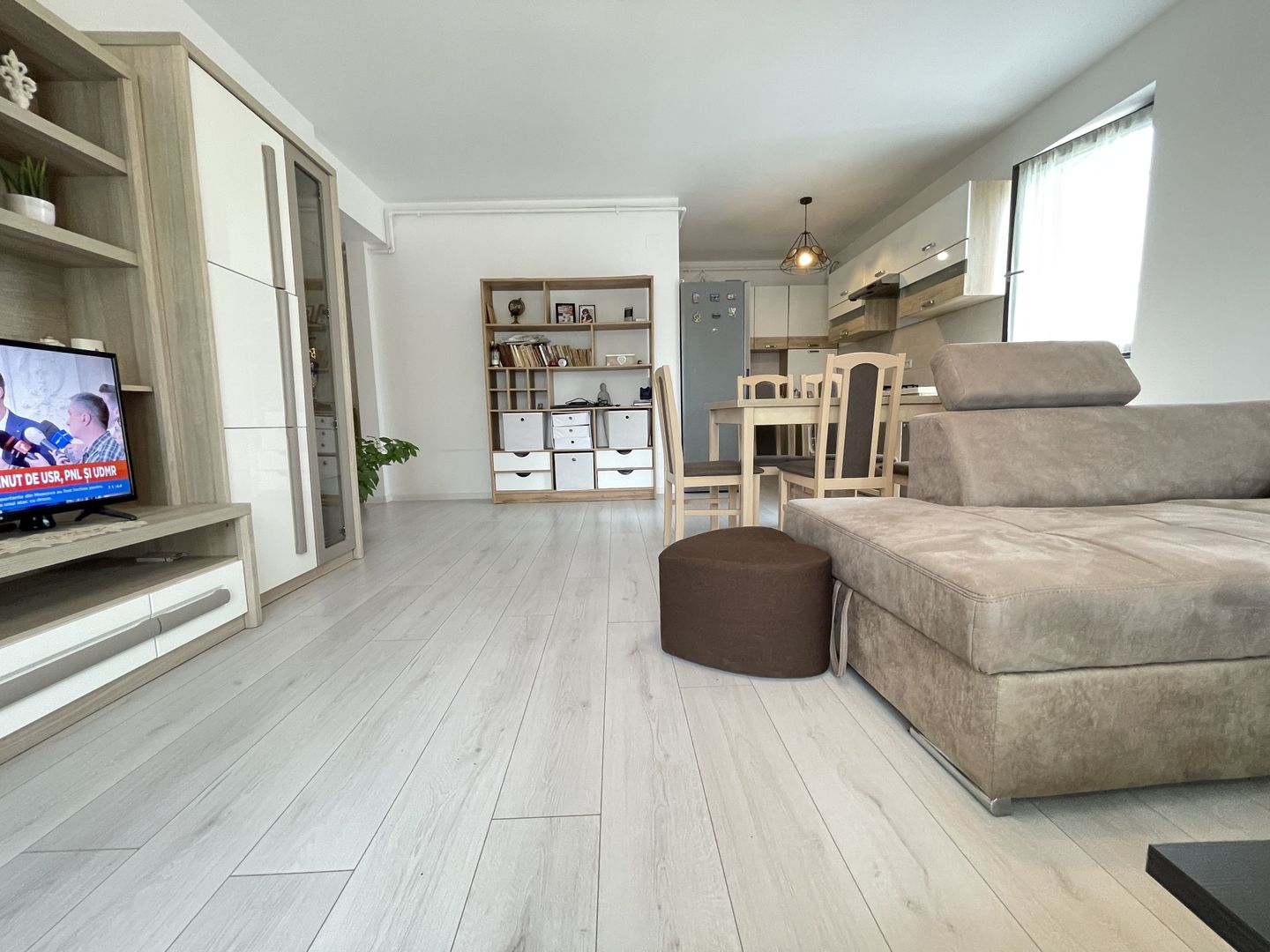 Apartament mobilat si utilat complet - Poză 4