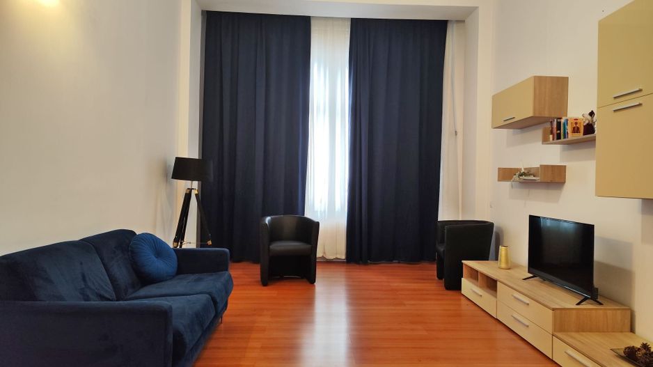 Inchiriere 3 camere  ultracentral, str. Iuliu Maniu, Oradea - Poză 1