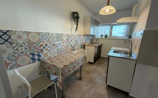 Apartament cu 2 camere, 50 mp, decomandat, Zona Semicentrala - Poză 4