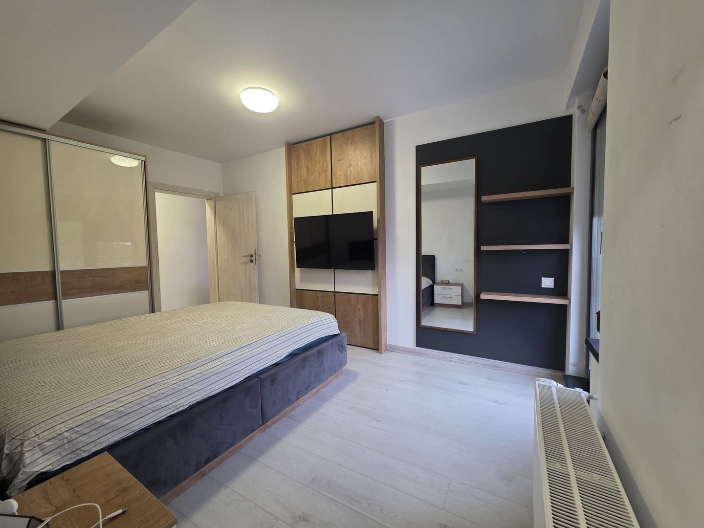 Apartament 3 camere parter si curte 45m  de inchirat Rond OMV Pipera - Poză 5