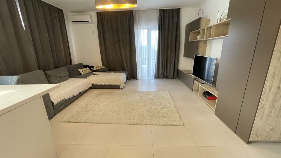 Apartament cu trei camere in Dumbravita - Poză 1