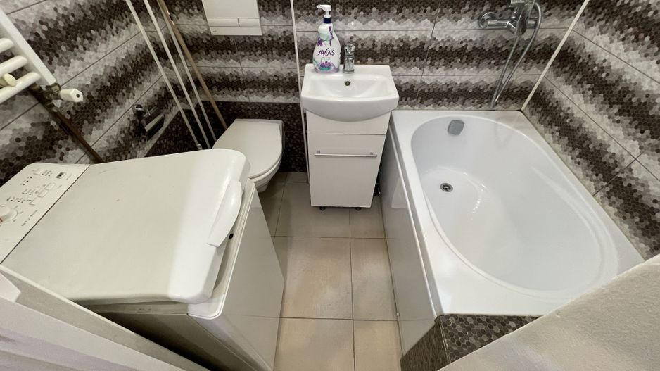 Apartament cu doua camere in zona Gh.Lazar - Poză 12