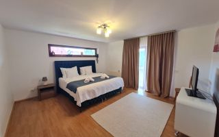 Vila spațioasă și recent renovată în Ghiroda! - Poză 7