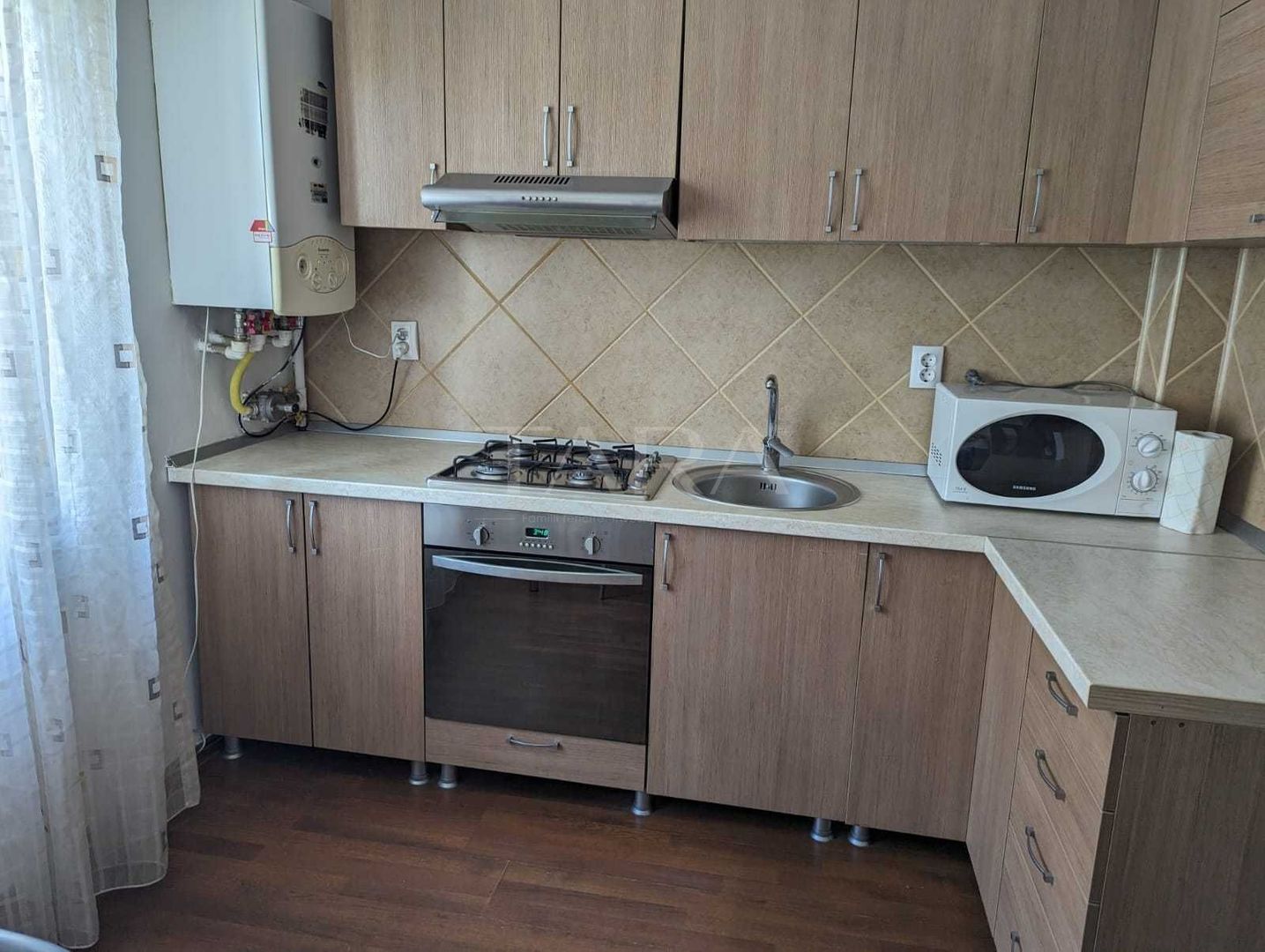 Apartament cu o cameră decomandat în zona Regal. - Poză 5