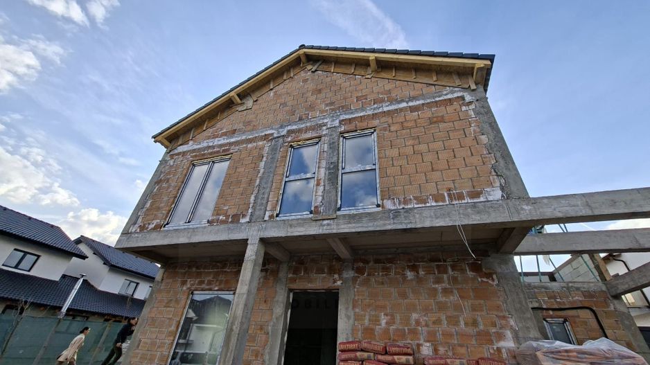 Casa individuala executie premium 129 mp utili teren 365 mp Cisnadie - Poză 1