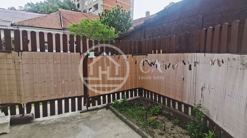 Apartament cu 1 camera la curte comuna de vanzare Central, Oradea - Poză 7