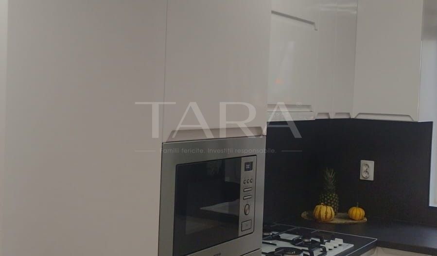 Apartament deosebit cu 3 camere decomandate, zona Campului. - Poză 2