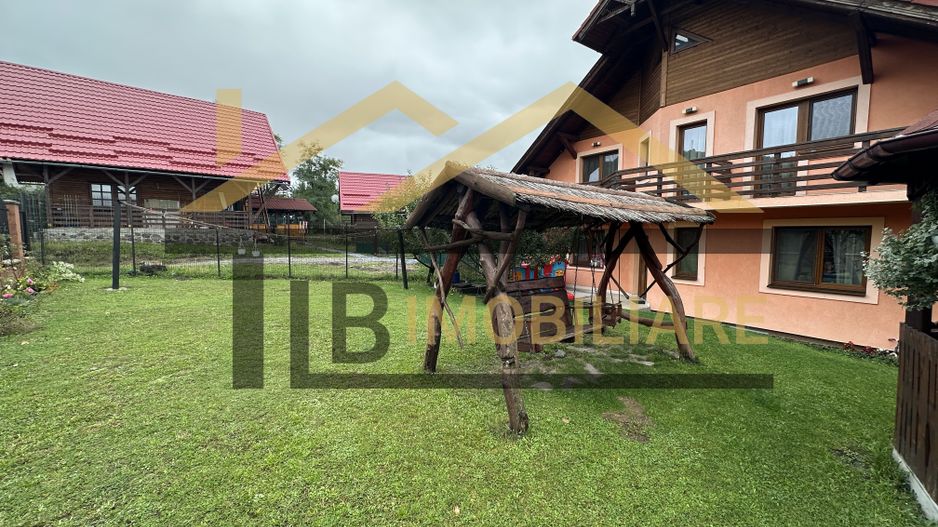 Vila cu 8 camere de vanzare, teren 1580mp, Zona Praid - Poză 8