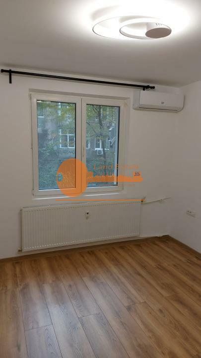 Apartament cu 3 camere in zona Crangasi - Poză 12