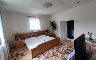 Casa 4 camere 2 bai garaj inchis pivnita si teren 740 mp in Seica Mica - Poză 4