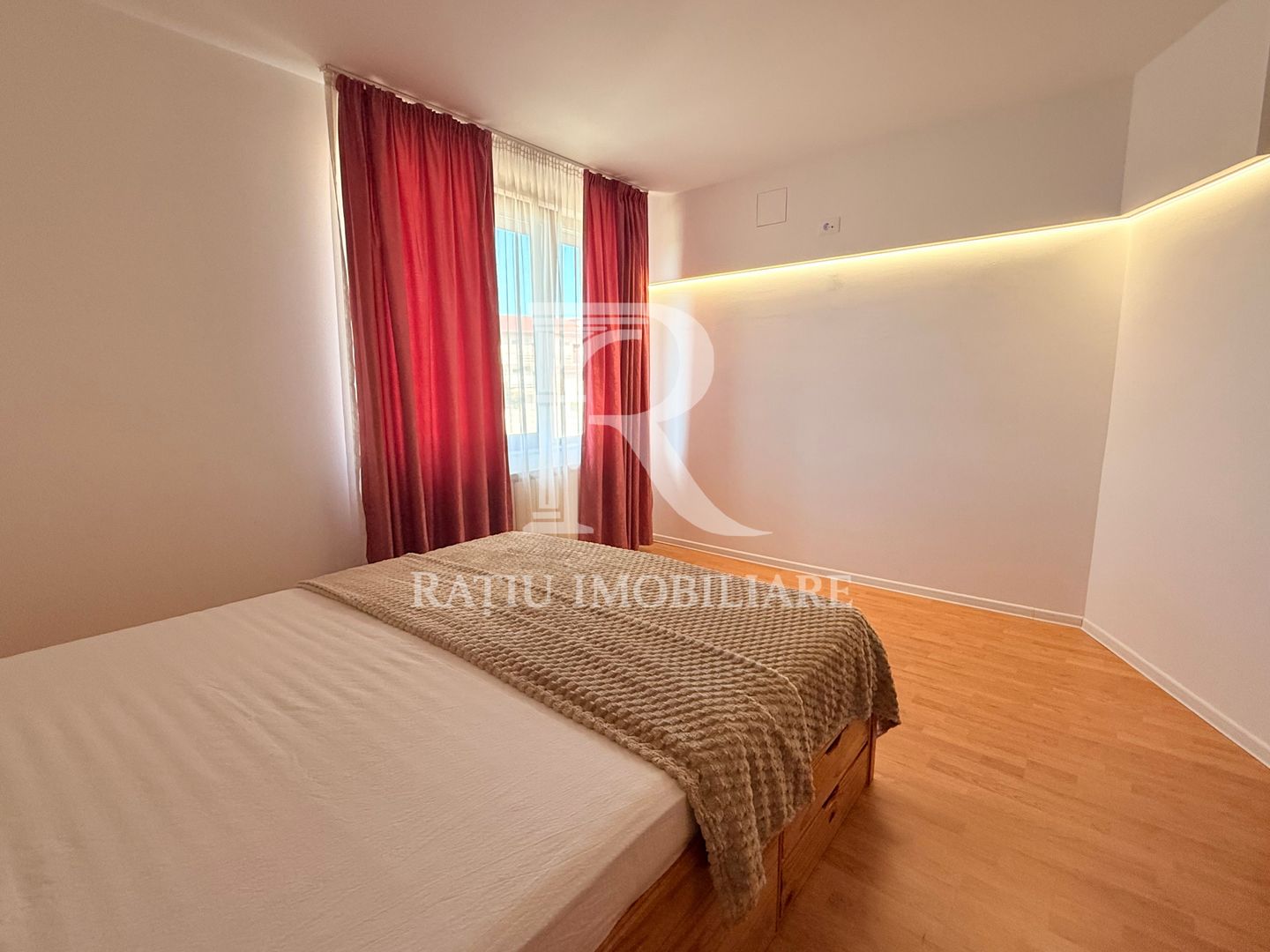 Casă spațioasă de închiriat | 4 dormitoare | Sânmartin - Poză 10