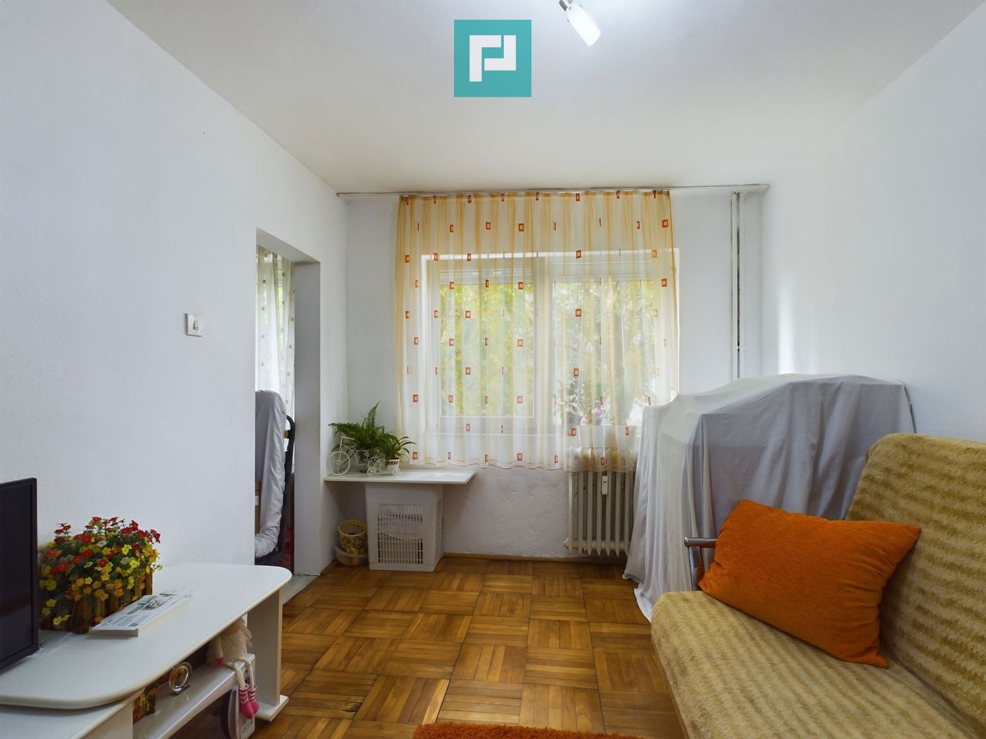 Garsonieră la etajul 2, zona Banu Mărăcine - Poză 4