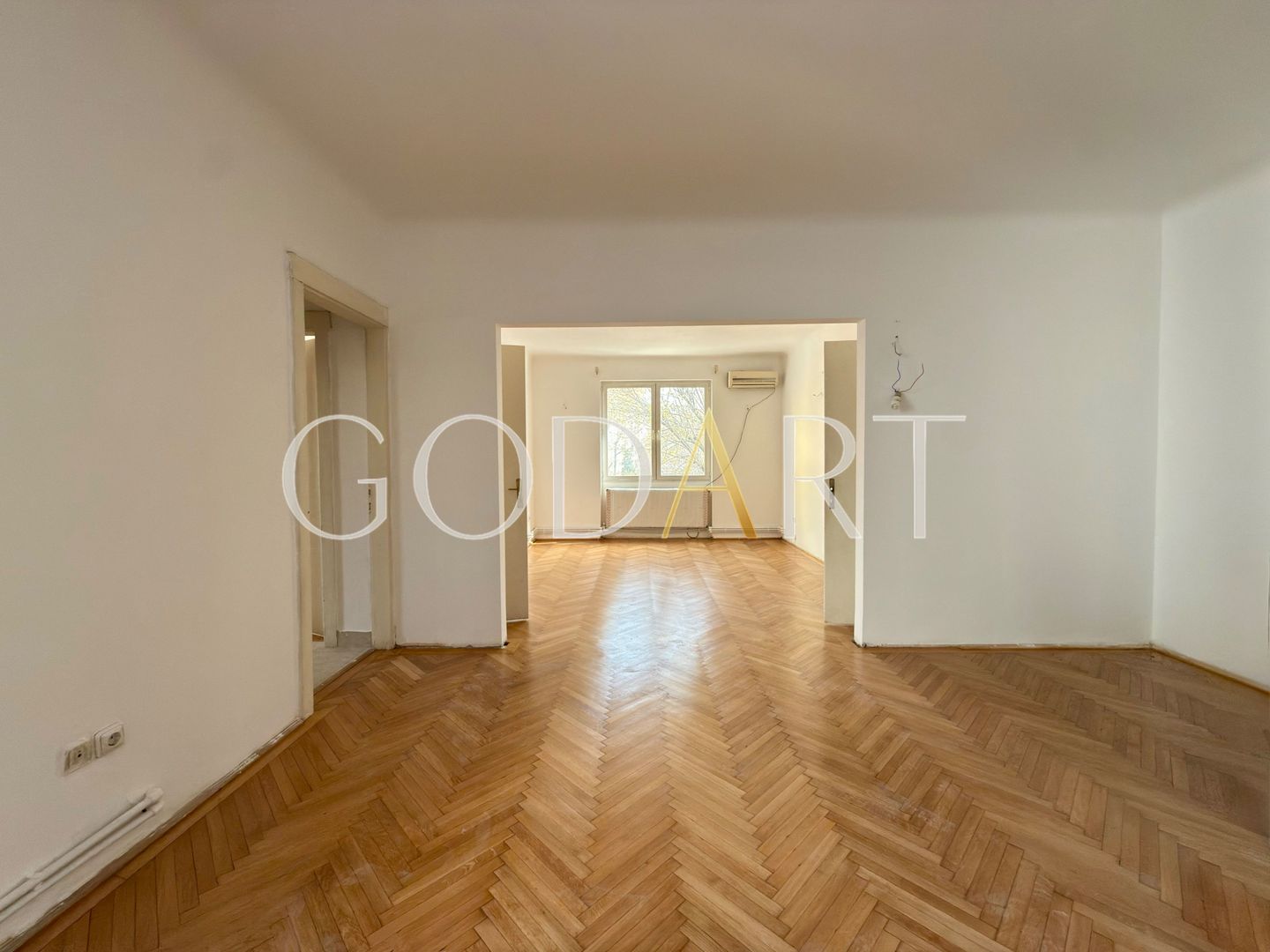 APARTAMENT 4 CAMERE | RENOVAT | BOXA | CURTE COMUNA - Poză 2