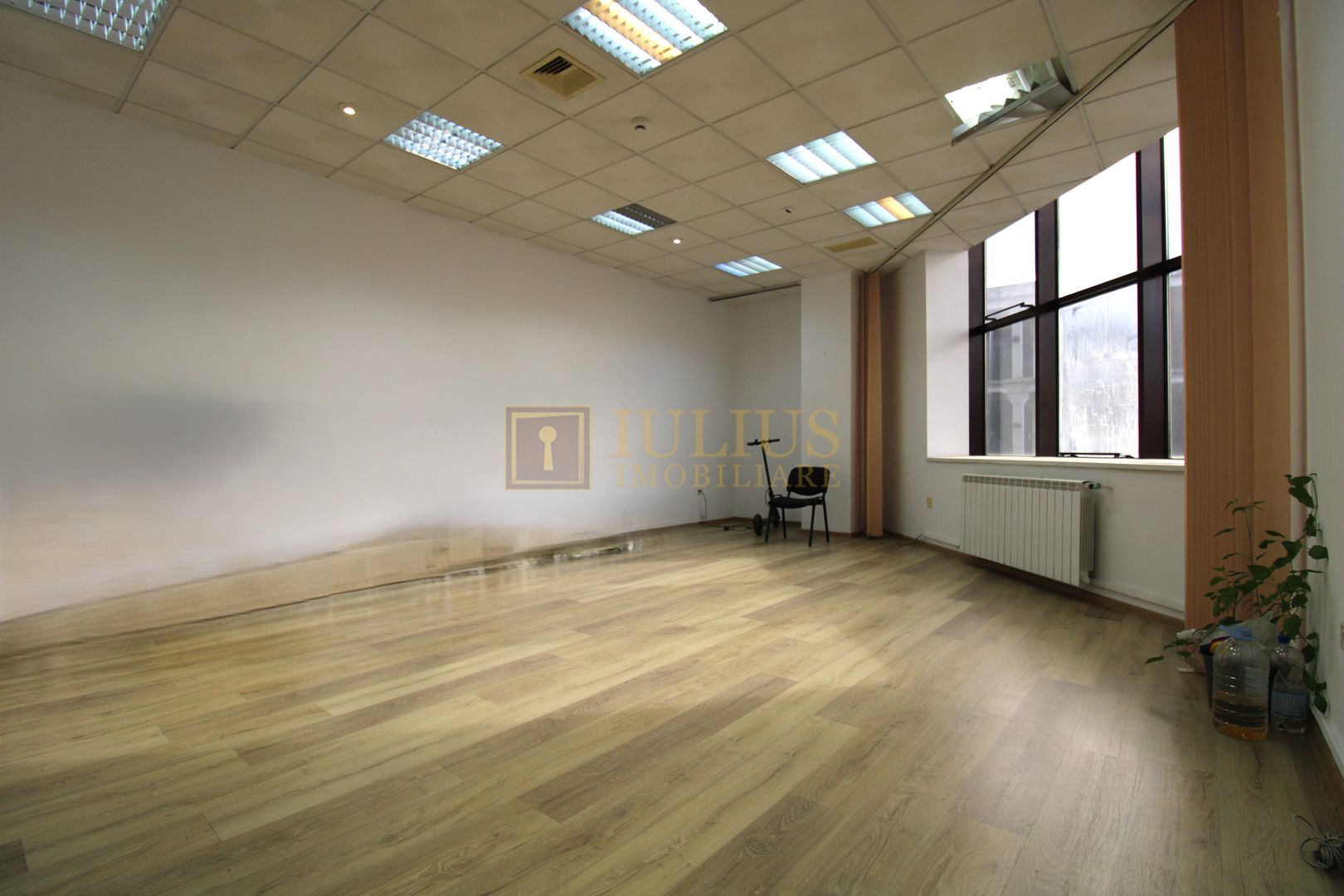 Cladirea Enel, 33 mp, Luminos. - Poză 4