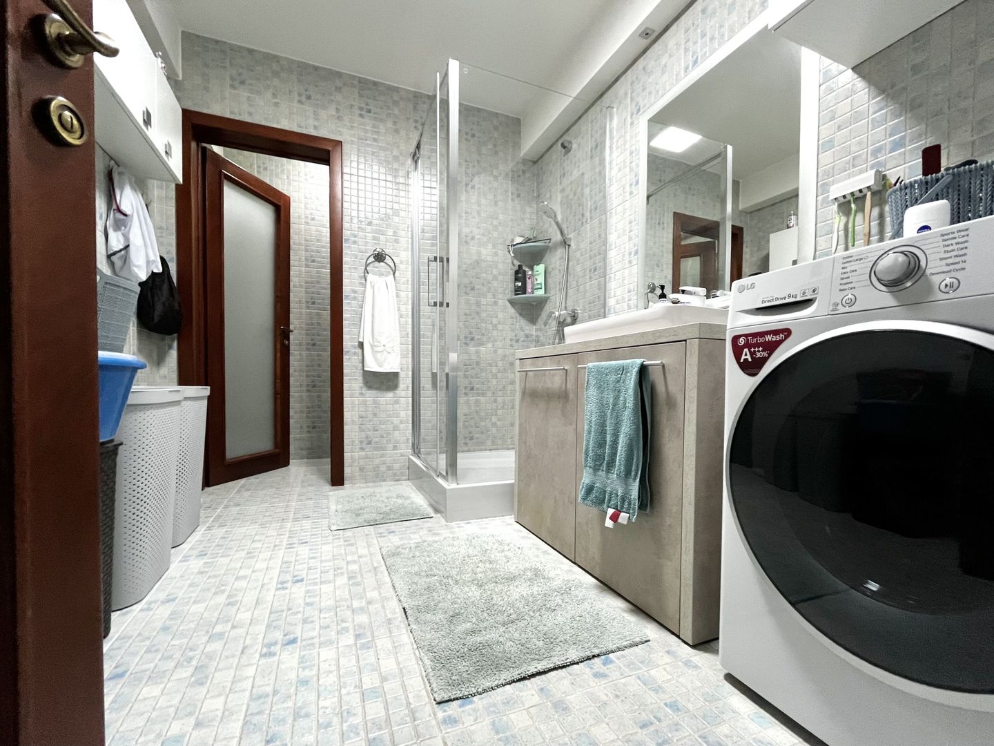 Casa spațioasă și primitoare cu garaj dublu, în Braytim – Soarelui - Poză 30