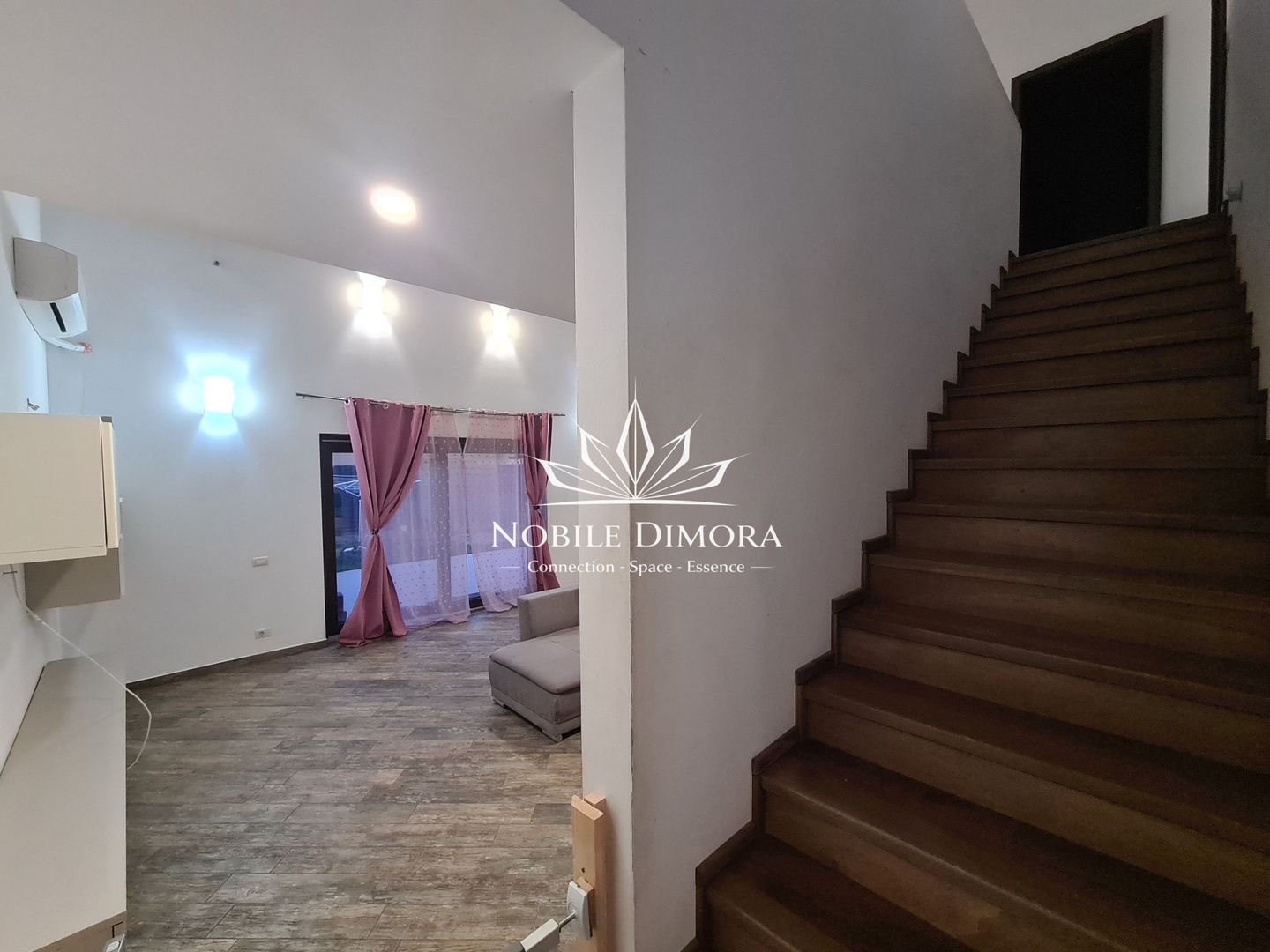 Duplex cu 4 camere, 3 bai, garaj si teren de 600 mp langa Mosnita Noua - Poză 9