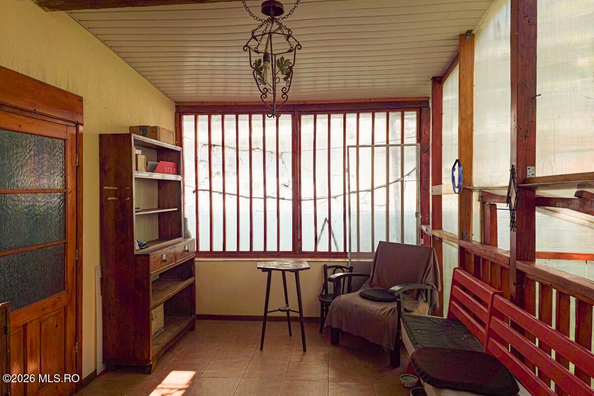 Lunei - Ion Neculce, 2 Apartamente. Mansarda 157 mp. Anexe, Lot 475 mp - Poză 18