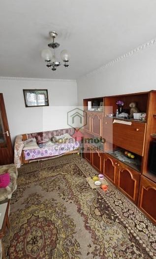 Vand apartament zona linistita - Poză 1