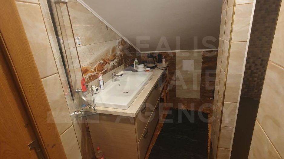 casa cu 2 nivele - Poză 10