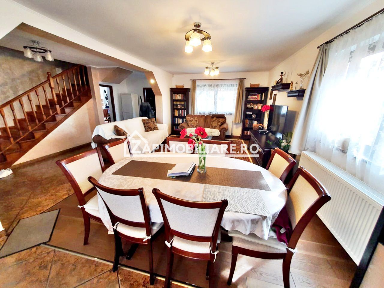 Casa 5 camere, 180 mp, 500 mp teren, garaj - Poză 1