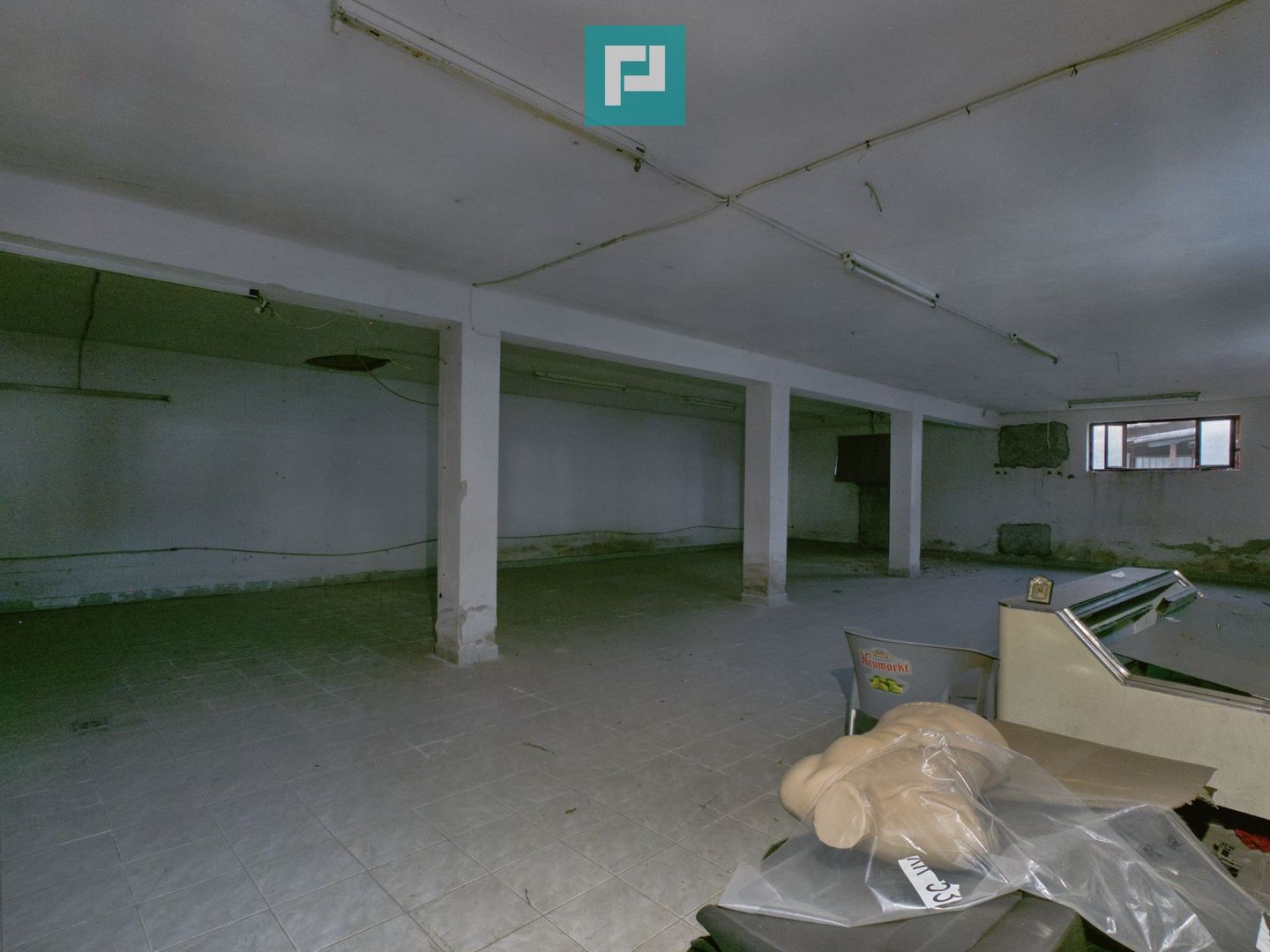 Proprietate impresionantă Sântana - 3500 mp utili - Poză 61