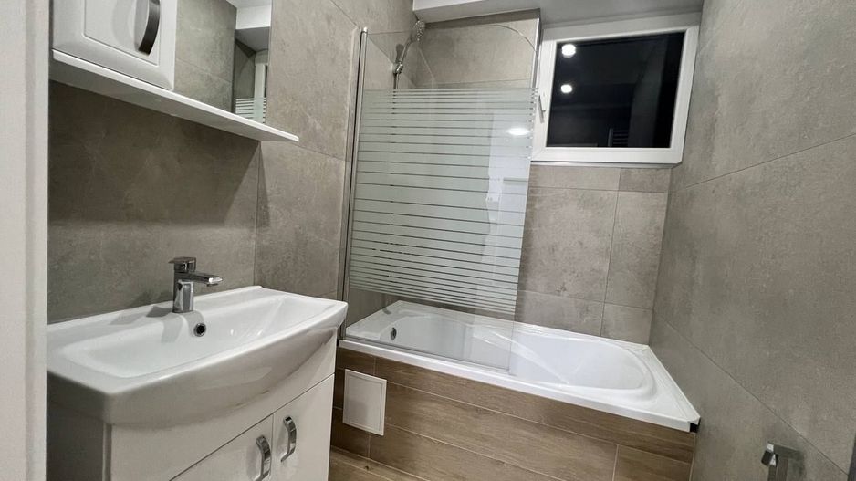 Apartament cu 3 camere de vânzare - Poză 11