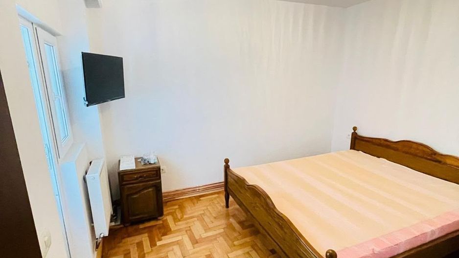 Închiriez apartament 3 camere ultracentral - Poză 5