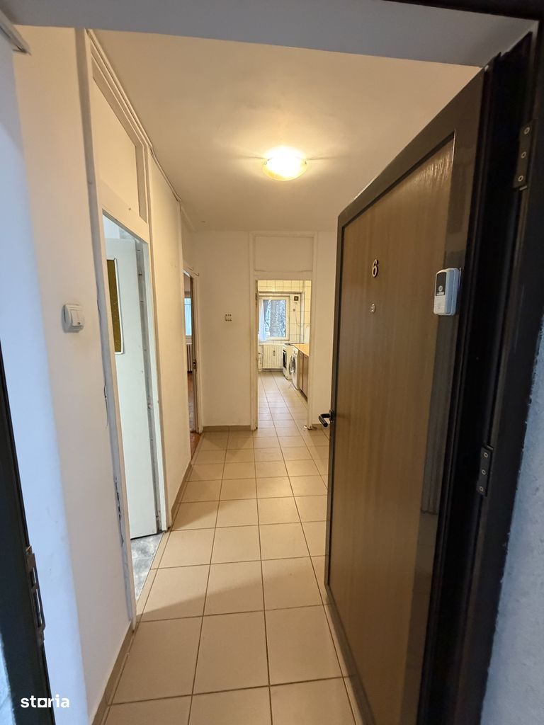 Vnazare garsoniera spatioasa 40mp, bloc 1988, Titan- Costin Georgian - Poză 7