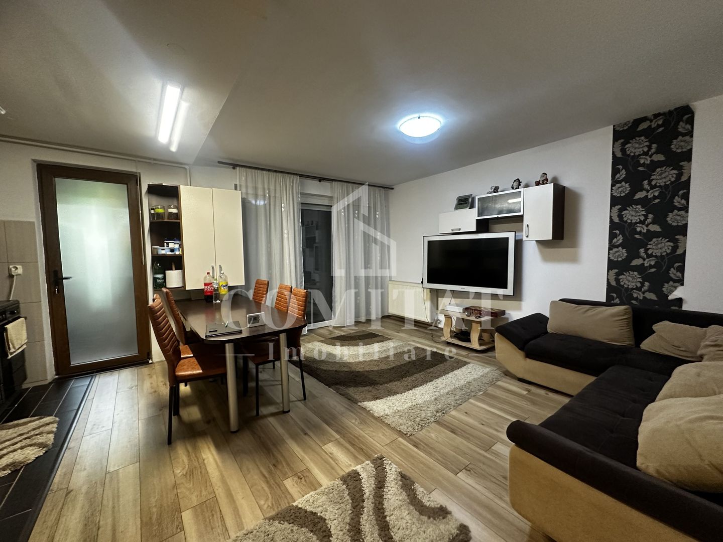 Oportunitate! Apartament 4 camere | grădină | 2 parcări |Eroilor - Poză 1
