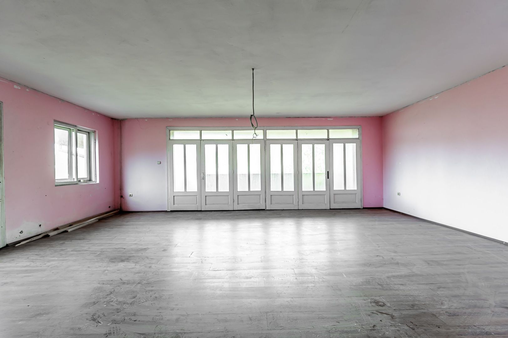 Casă în localitatea Miniș - Comision 0% la cumparare - Poză 15