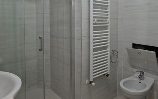 Apartament complet renovat cu scara interioara - Poză 6