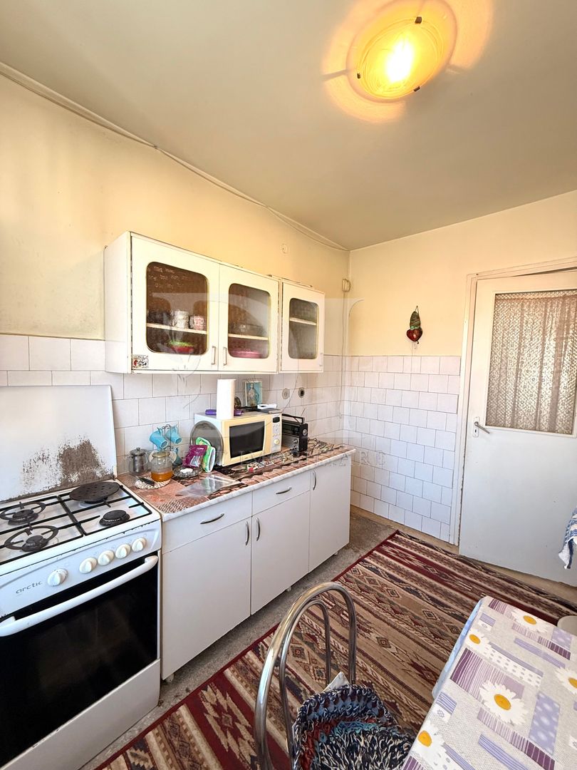 Apartament decomandat / etaj intermediar / Zona Grigorescu - Poză 11