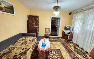 casa batraneasca situata in Hemeius - de vanzare - Poză 3