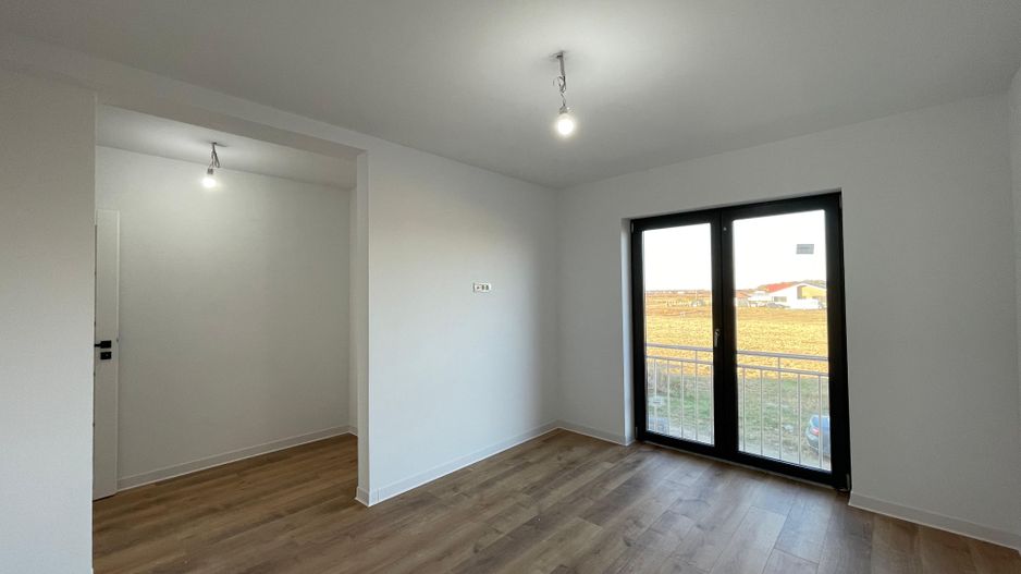 Duplex despartit prin camera tehnica - finisaje premium - Poză 12