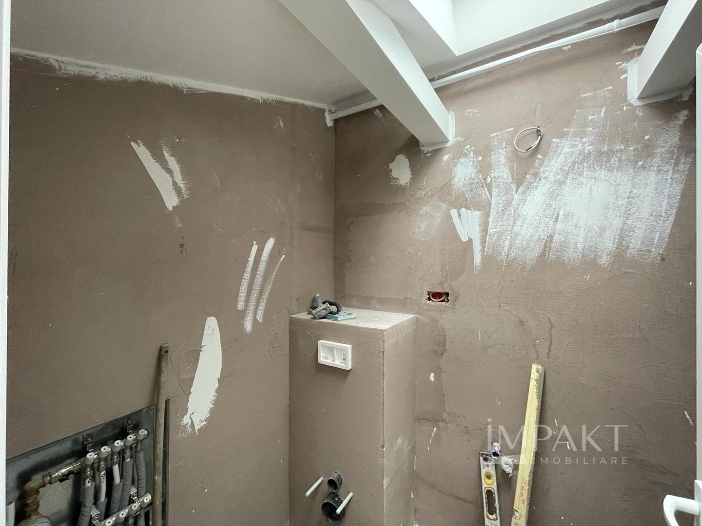 Spatiu comercial ultracentral cu vitrina si intrare direct din strada - Poză 10