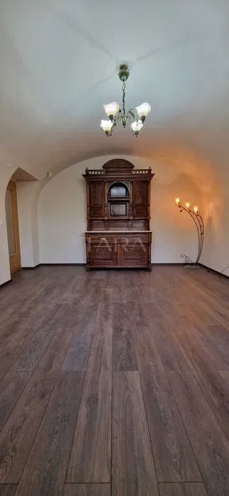 Apartament de vanzare cu 3 camere in Gruia - Poză 2