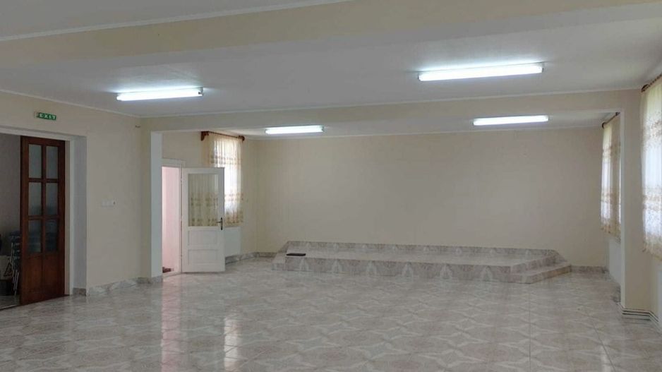 Vand casa in Acas judetul Satu Mare 136 mp si teren 710 mp - Poză 2