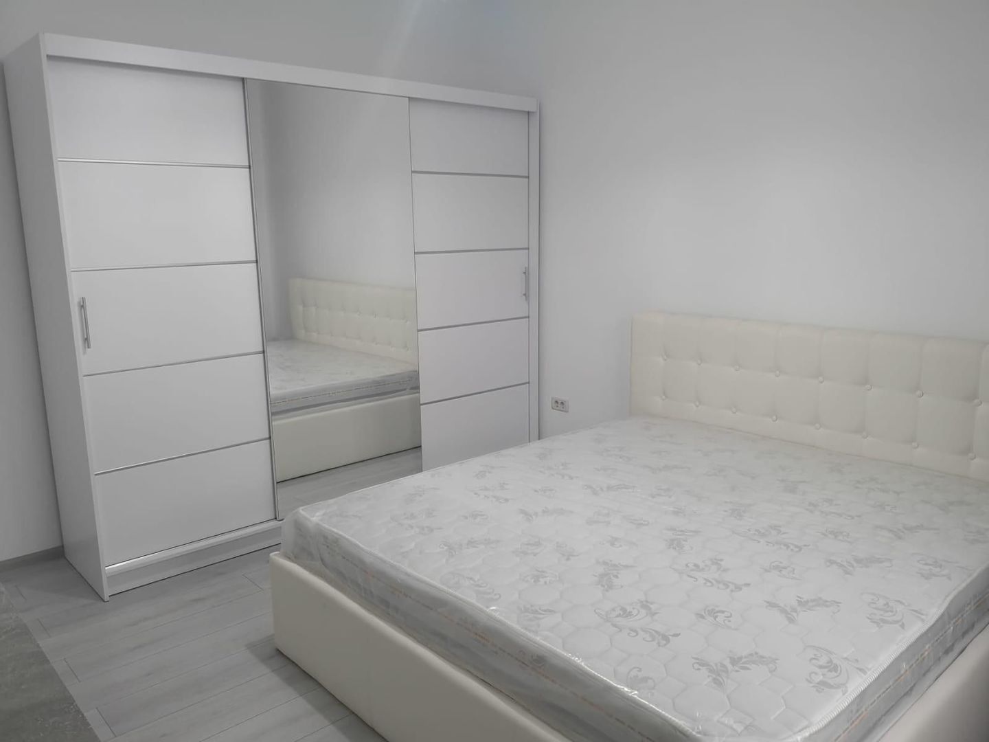 Soarelui | Bloc nou | Loc de parcare | Curte proprie | Mobilat si Utilat - Poză 10