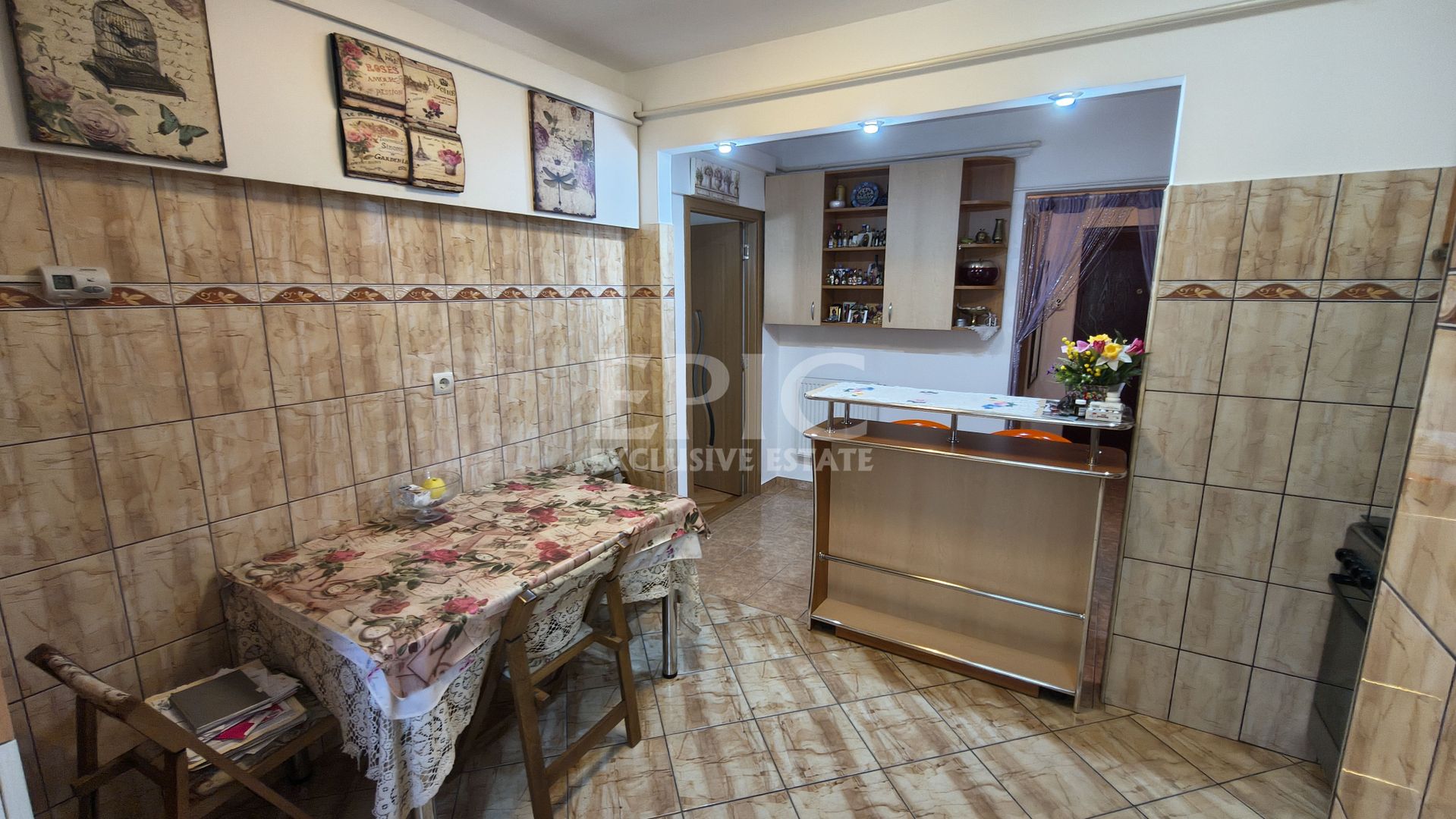 Apartament 3 camere/ Decomandat/ 2 Bai/ Parter/ Tudor - Poză 2