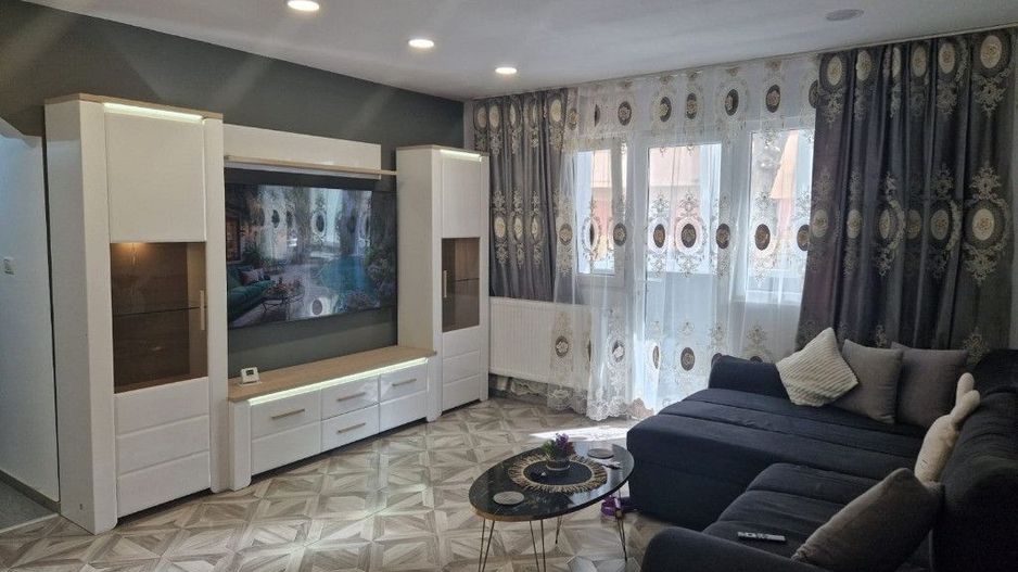 Vand apartament la cheie full - Poză 9